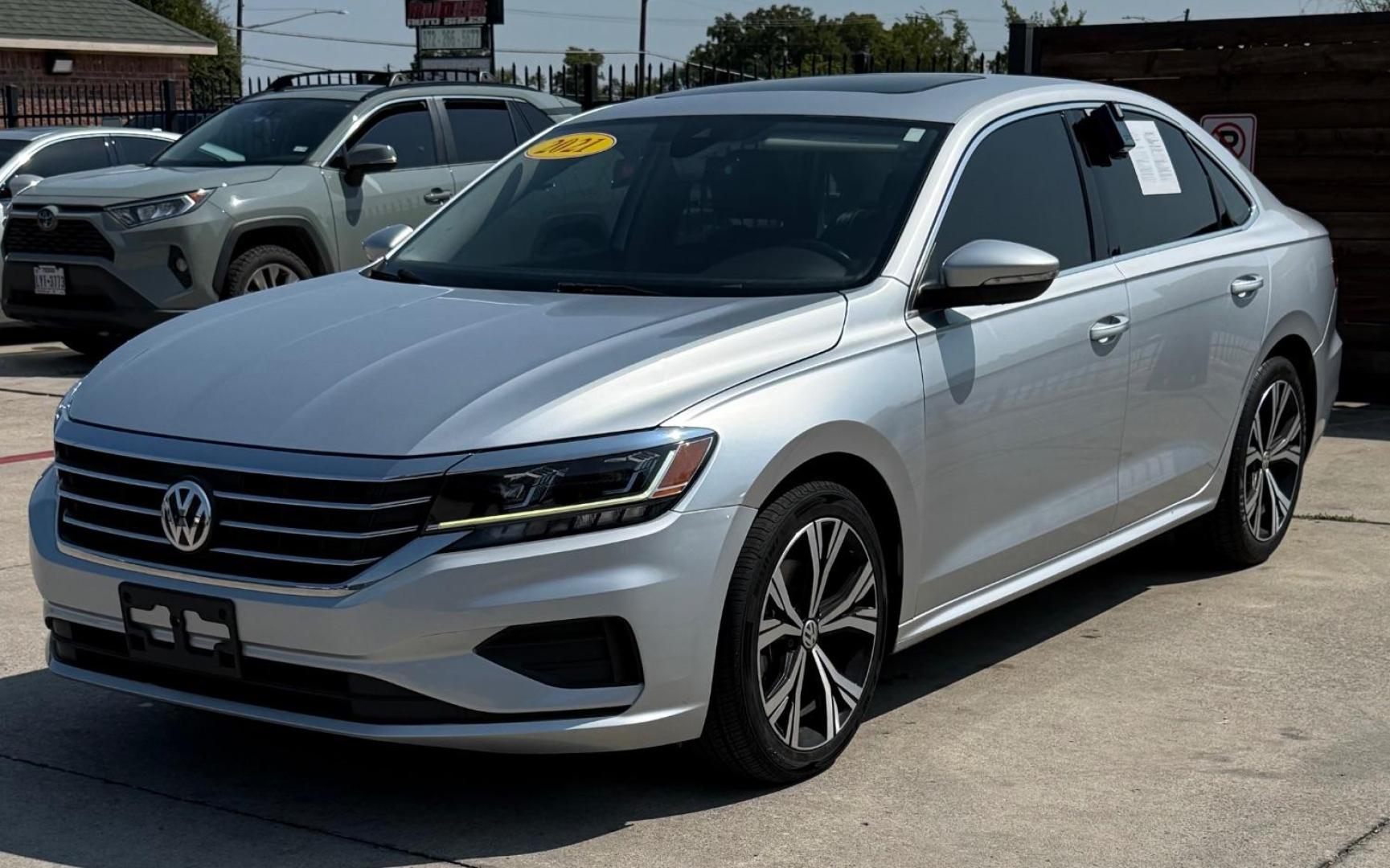 2021 Silver Volkswagen Passat 2.0T SE (1VWSA7A39MC) with an 2L I-4 gasoline direct injection engine, located at 2401 E Main St., Grand Prairie, TX, 75050, (972) 262-4440, 32.748981, -96.969643 - Photo#29