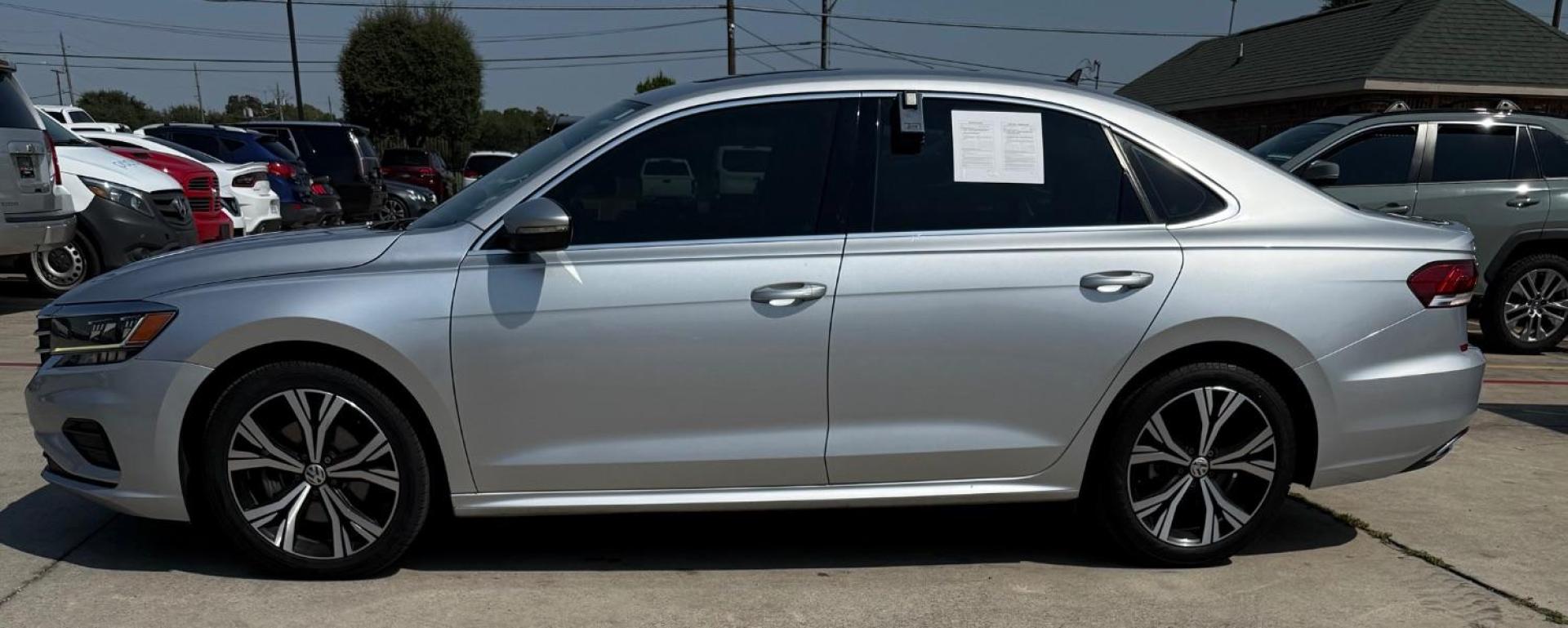 2021 Silver Volkswagen Passat 2.0T SE (1VWSA7A39MC) with an 2L I-4 gasoline direct injection engine, located at 2401 E Main St., Grand Prairie, TX, 75050, (972) 262-4440, 32.748981, -96.969643 - Photo#30