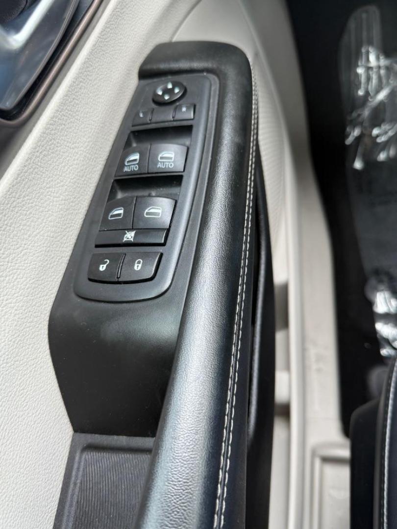 2021 White Chrysler Voyager (2C4RC1DG0MR) with an 3.6L V-6 DOHC engine, located at 2401 E Main St., Grand Prairie, TX, 75050, (972) 262-4440, 32.748981, -96.969643 - Photo#9