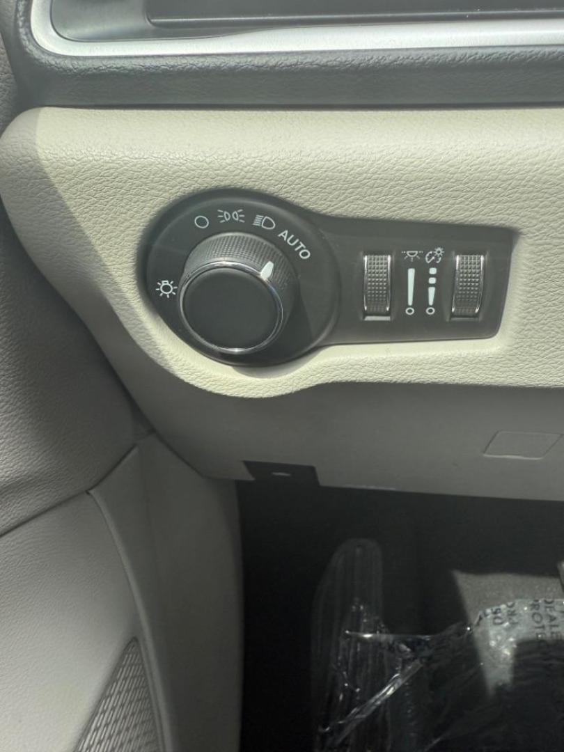 2021 White Chrysler Voyager (2C4RC1DG0MR) with an 3.6L V-6 DOHC engine, located at 2401 E Main St., Grand Prairie, TX, 75050, (972) 262-4440, 32.748981, -96.969643 - Photo#13