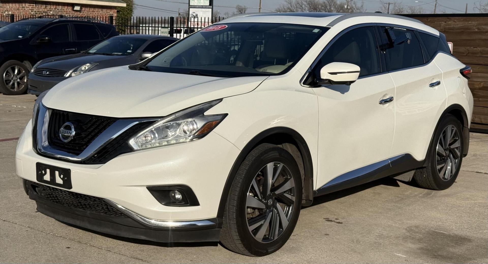 2018 White Nissan Murano (5N1AZ2MG8JN) with an 3.5L V-6 DOHC engine, located at 2401 E Main St., Grand Prairie, TX, 75050, (972) 262-4440, 32.748981, -96.969643 - Photo#0
