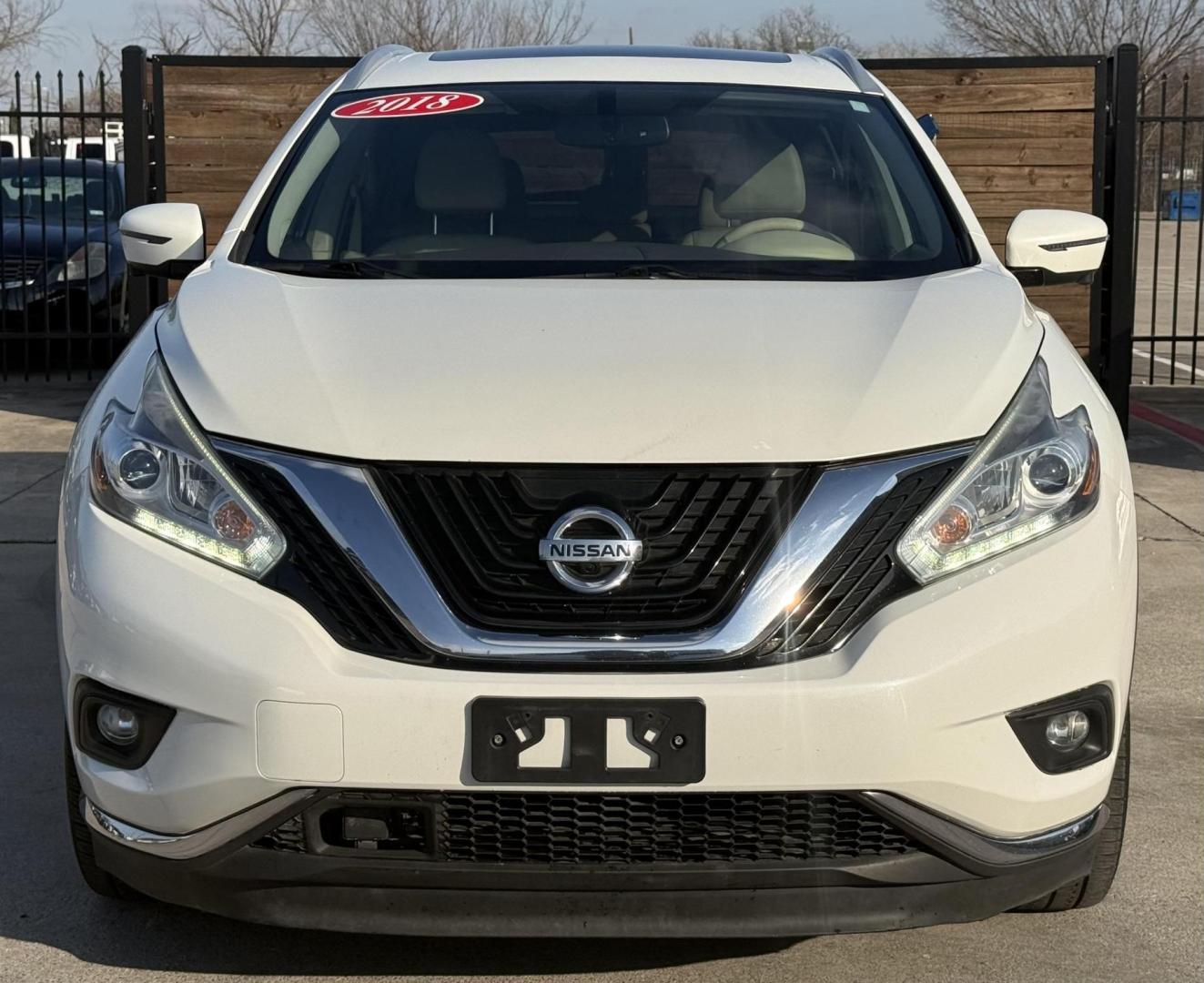 2018 White Nissan Murano (5N1AZ2MG8JN) with an 3.5L V-6 DOHC engine, located at 2401 E Main St., Grand Prairie, TX, 75050, (972) 262-4440, 32.748981, -96.969643 - Photo#1