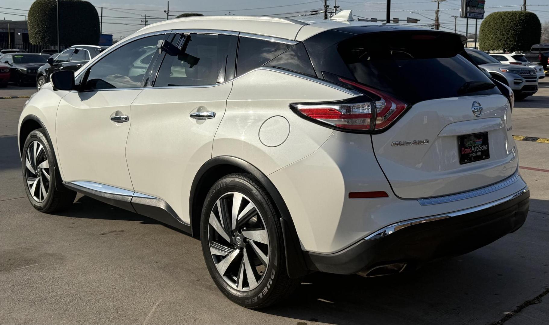 2018 White Nissan Murano (5N1AZ2MG8JN) with an 3.5L V-6 DOHC engine, located at 2401 E Main St., Grand Prairie, TX, 75050, (972) 262-4440, 32.748981, -96.969643 - Photo#3