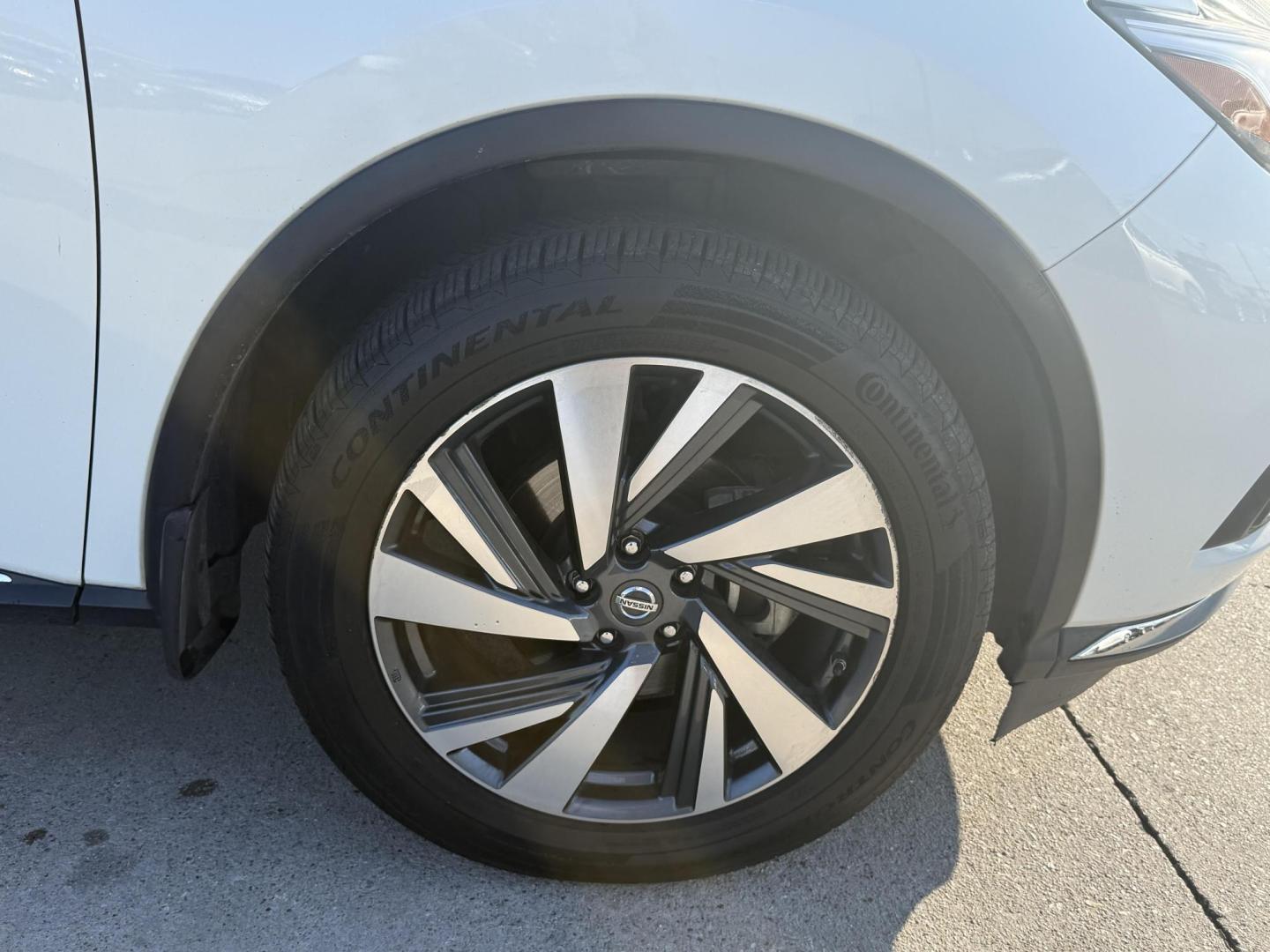 2018 White Nissan Murano (5N1AZ2MG8JN) with an 3.5L V-6 DOHC engine, located at 2401 E Main St., Grand Prairie, TX, 75050, (972) 262-4440, 32.748981, -96.969643 - Photo#7