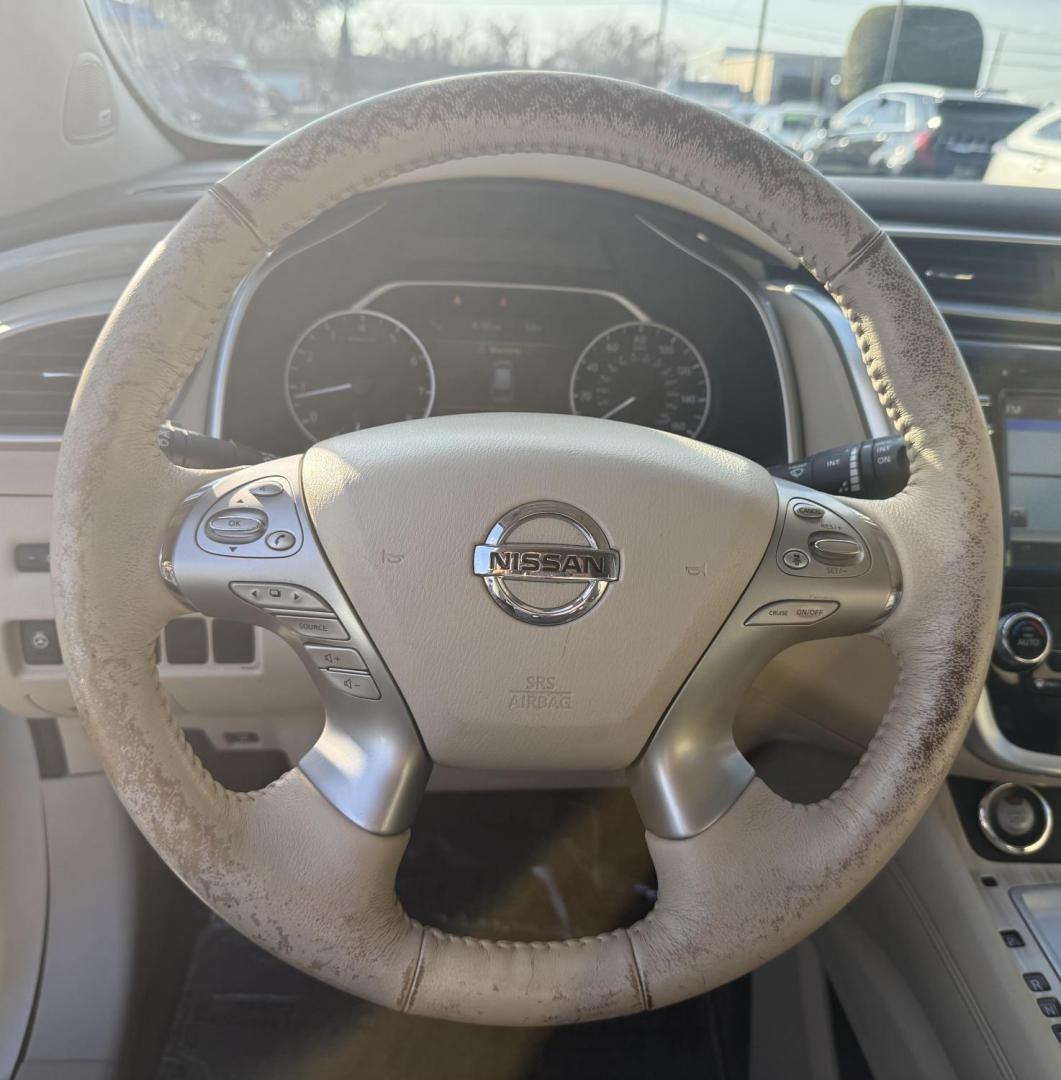 2018 White Nissan Murano (5N1AZ2MG8JN) with an 3.5L V-6 DOHC engine, located at 2401 E Main St., Grand Prairie, TX, 75050, (972) 262-4440, 32.748981, -96.969643 - Photo#14