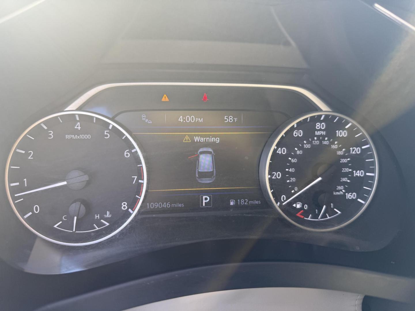 2018 White Nissan Murano (5N1AZ2MG8JN) with an 3.5L V-6 DOHC engine, located at 2401 E Main St., Grand Prairie, TX, 75050, (972) 262-4440, 32.748981, -96.969643 - Photo#15