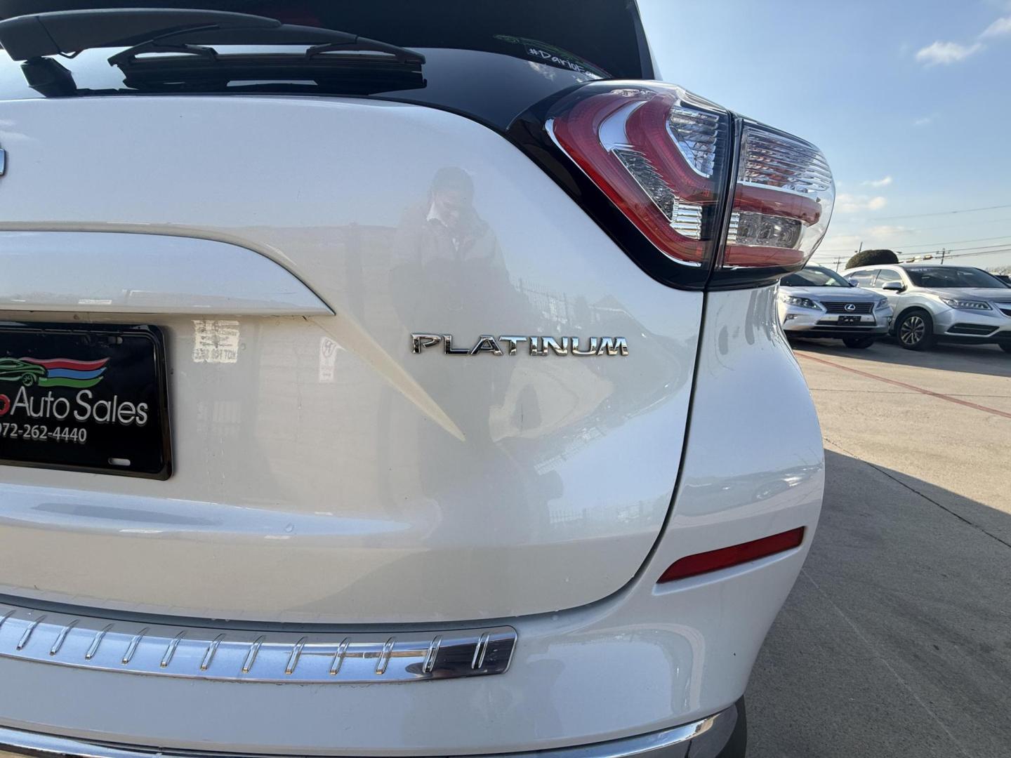 2018 White Nissan Murano (5N1AZ2MG8JN) with an 3.5L V-6 DOHC engine, located at 2401 E Main St., Grand Prairie, TX, 75050, (972) 262-4440, 32.748981, -96.969643 - Photo#23