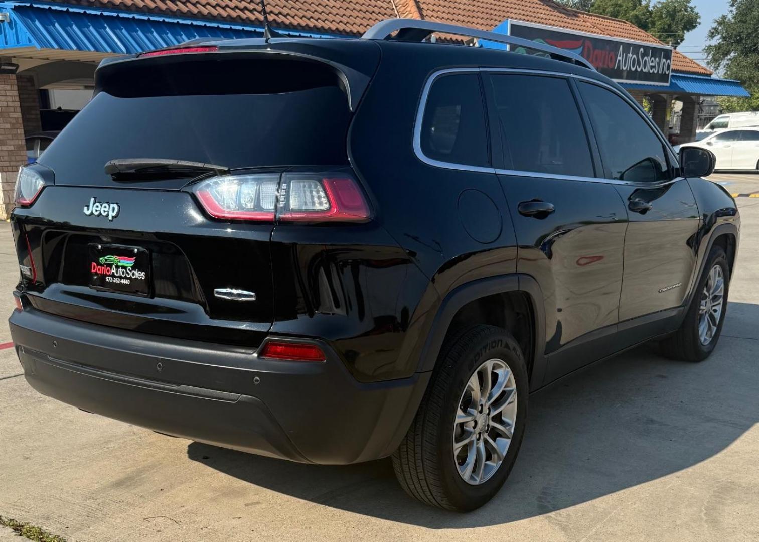 2019 Black Jeep Cherokee Latitude Plus FWD (1C4PJLLB6KD) , located at 2401 E Main St., Grand Prairie, TX, 75050, (972) 262-4440, 32.748981, -96.969643 - Photo#9