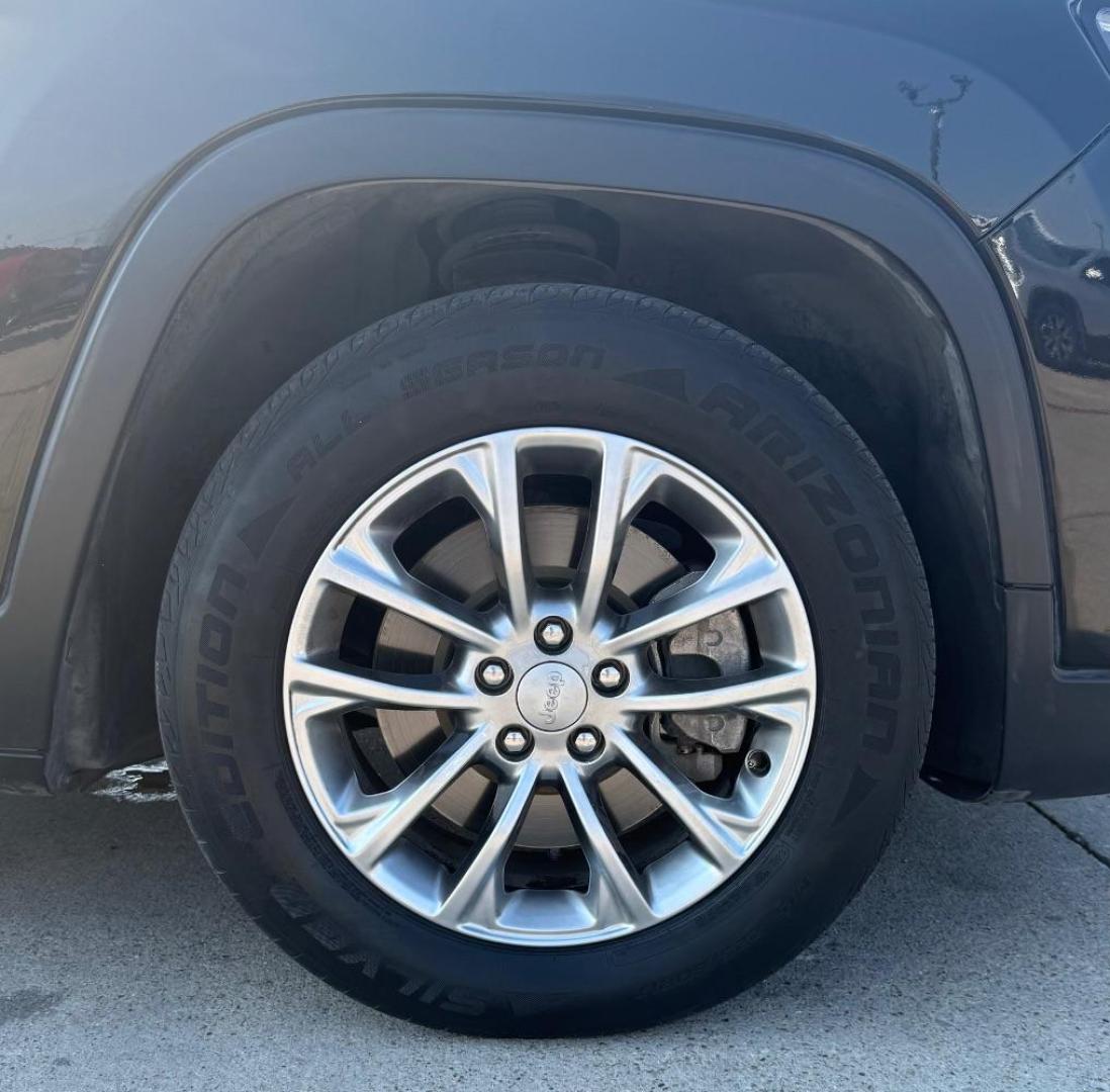 2019 Black Jeep Cherokee Latitude Plus FWD (1C4PJLLB6KD) , located at 2401 E Main St., Grand Prairie, TX, 75050, (972) 262-4440, 32.748981, -96.969643 - Photo#11