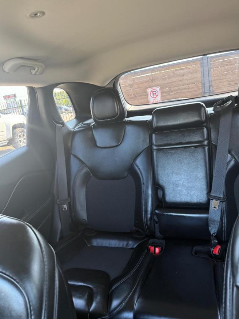 2019 Black Jeep Cherokee Latitude Plus FWD (1C4PJLLB6KD) , located at 2401 E Main St., Grand Prairie, TX, 75050, (972) 262-4440, 32.748981, -96.969643 - Photo#21