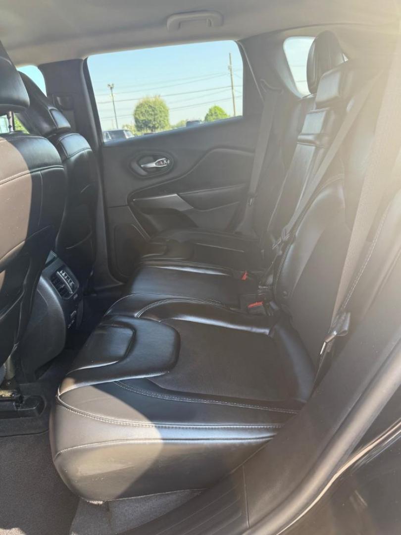 2019 Black Jeep Cherokee Latitude Plus FWD (1C4PJLLB6KD) , located at 2401 E Main St., Grand Prairie, TX, 75050, (972) 262-4440, 32.748981, -96.969643 - Photo#22