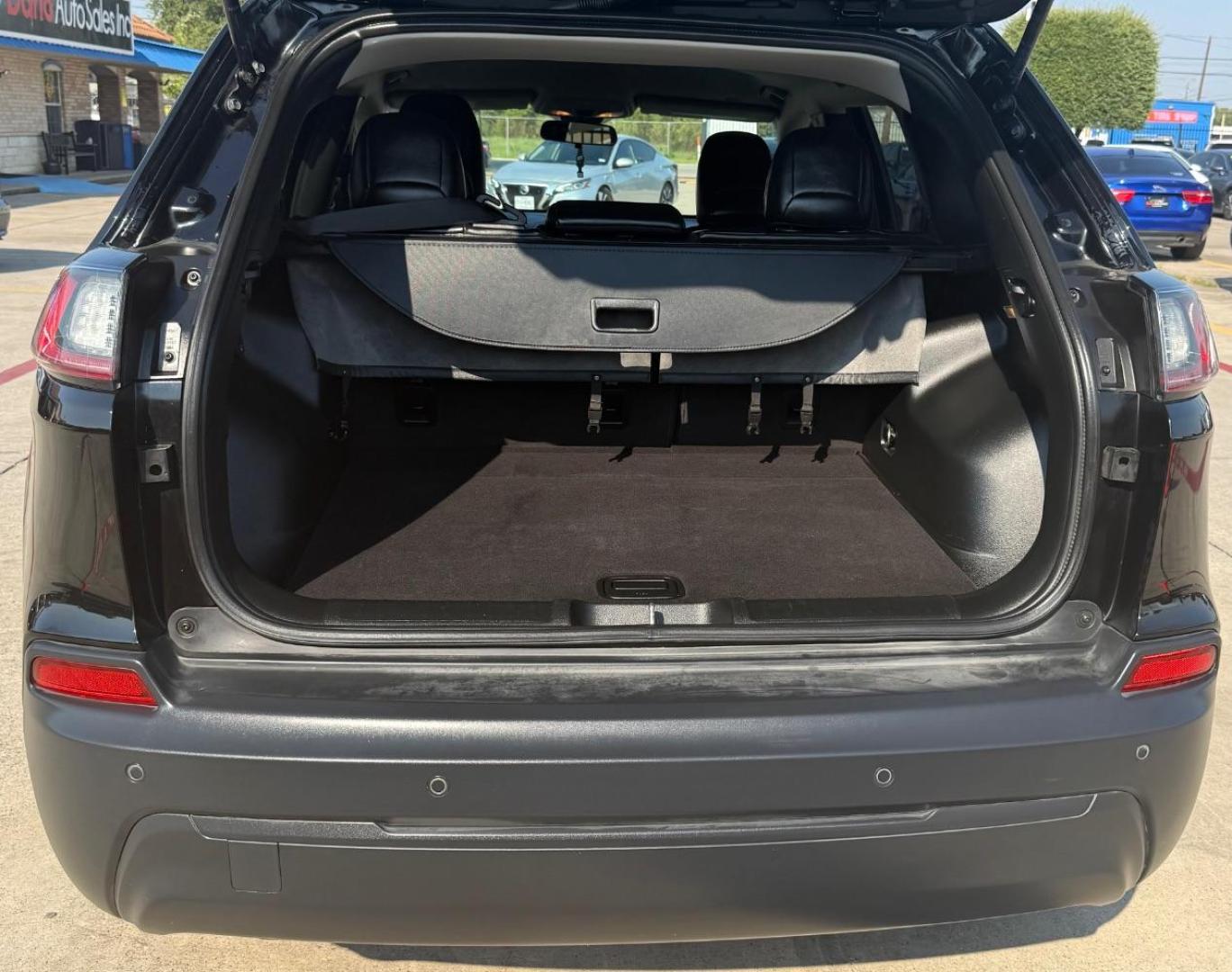 2019 Black Jeep Cherokee Latitude Plus FWD (1C4PJLLB6KD) , located at 2401 E Main St., Grand Prairie, TX, 75050, (972) 262-4440, 32.748981, -96.969643 - Photo#24