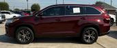 2019 Red Toyota Highlander LE (5TDZZRFHXKS) with an 3.5L V-6 port/direct injection engine, located at 2401 E Main St., Grand Prairie, TX, 75050, (972) 262-4440, 32.748981, -96.969643 - Photo#5