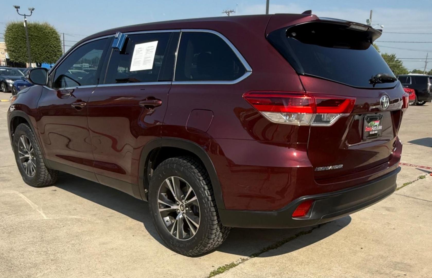 2019 Red Toyota Highlander LE (5TDZZRFHXKS) with an 3.5L V-6 port/direct injection engine, located at 2401 E Main St., Grand Prairie, TX, 75050, (972) 262-4440, 32.748981, -96.969643 - Photo#6