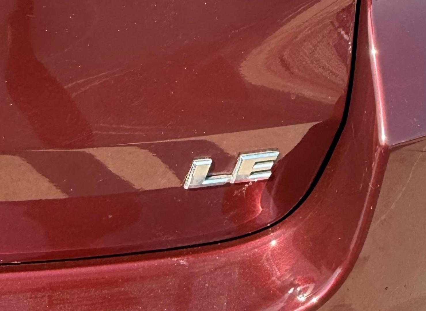 2019 Red Toyota Highlander LE (5TDZZRFHXKS) with an 3.5L V-6 port/direct injection engine, located at 2401 E Main St., Grand Prairie, TX, 75050, (972) 262-4440, 32.748981, -96.969643 - Photo#9
