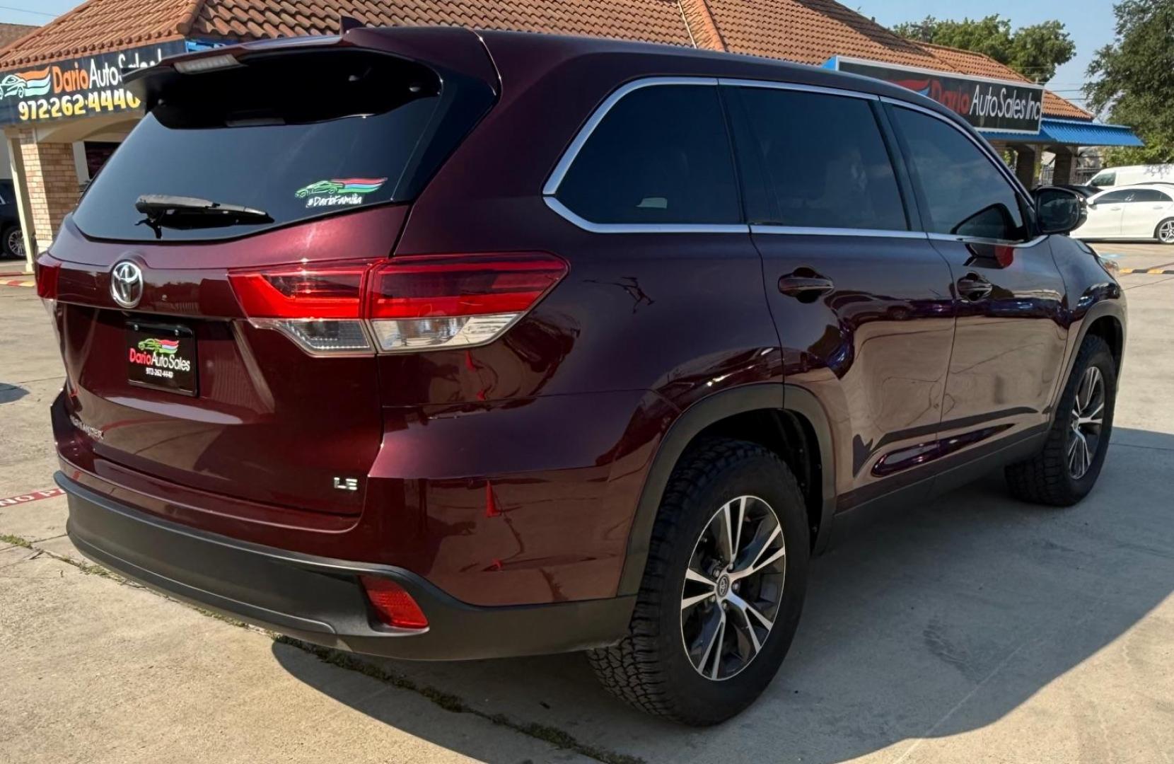 2019 Red Toyota Highlander LE (5TDZZRFHXKS) with an 3.5L V-6 port/direct injection engine, located at 2401 E Main St., Grand Prairie, TX, 75050, (972) 262-4440, 32.748981, -96.969643 - Photo#13