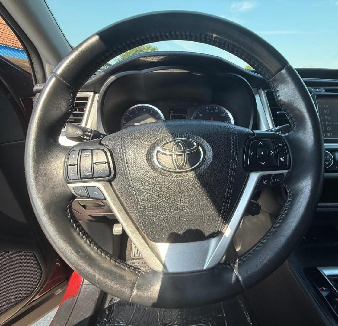 2019 Red Toyota Highlander LE (5TDZZRFHXKS) with an 3.5L V-6 port/direct injection engine, located at 2401 E Main St., Grand Prairie, TX, 75050, (972) 262-4440, 32.748981, -96.969643 - Photo#21