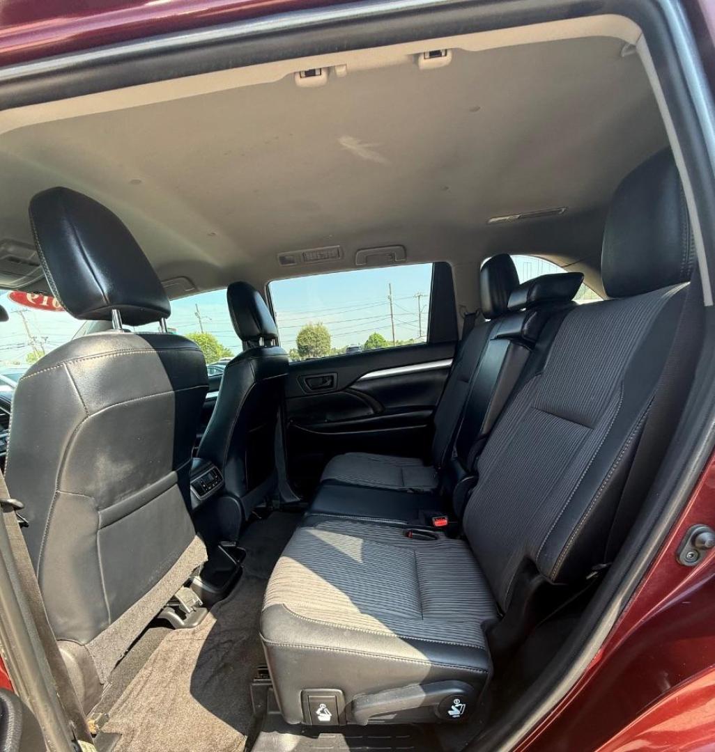 2019 Red Toyota Highlander LE (5TDZZRFHXKS) with an 3.5L V-6 port/direct injection engine, located at 2401 E Main St., Grand Prairie, TX, 75050, (972) 262-4440, 32.748981, -96.969643 - Photo#27