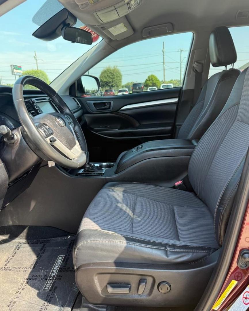 2019 Red Toyota Highlander (5TDZZRFHXKS) with an 3.5L V-6 port/direct injection engine, located at 2401 E Main St., Grand Prairie, TX, 75050, (972) 262-4440, 32.748981, -96.969643 - Photo#13