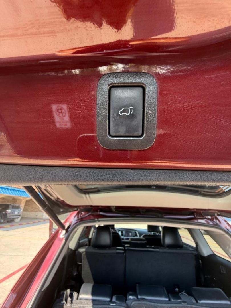 2019 Red Toyota Highlander (5TDZZRFHXKS) with an 3.5L V-6 port/direct injection engine, located at 2401 E Main St., Grand Prairie, TX, 75050, (972) 262-4440, 32.748981, -96.969643 - Photo#25