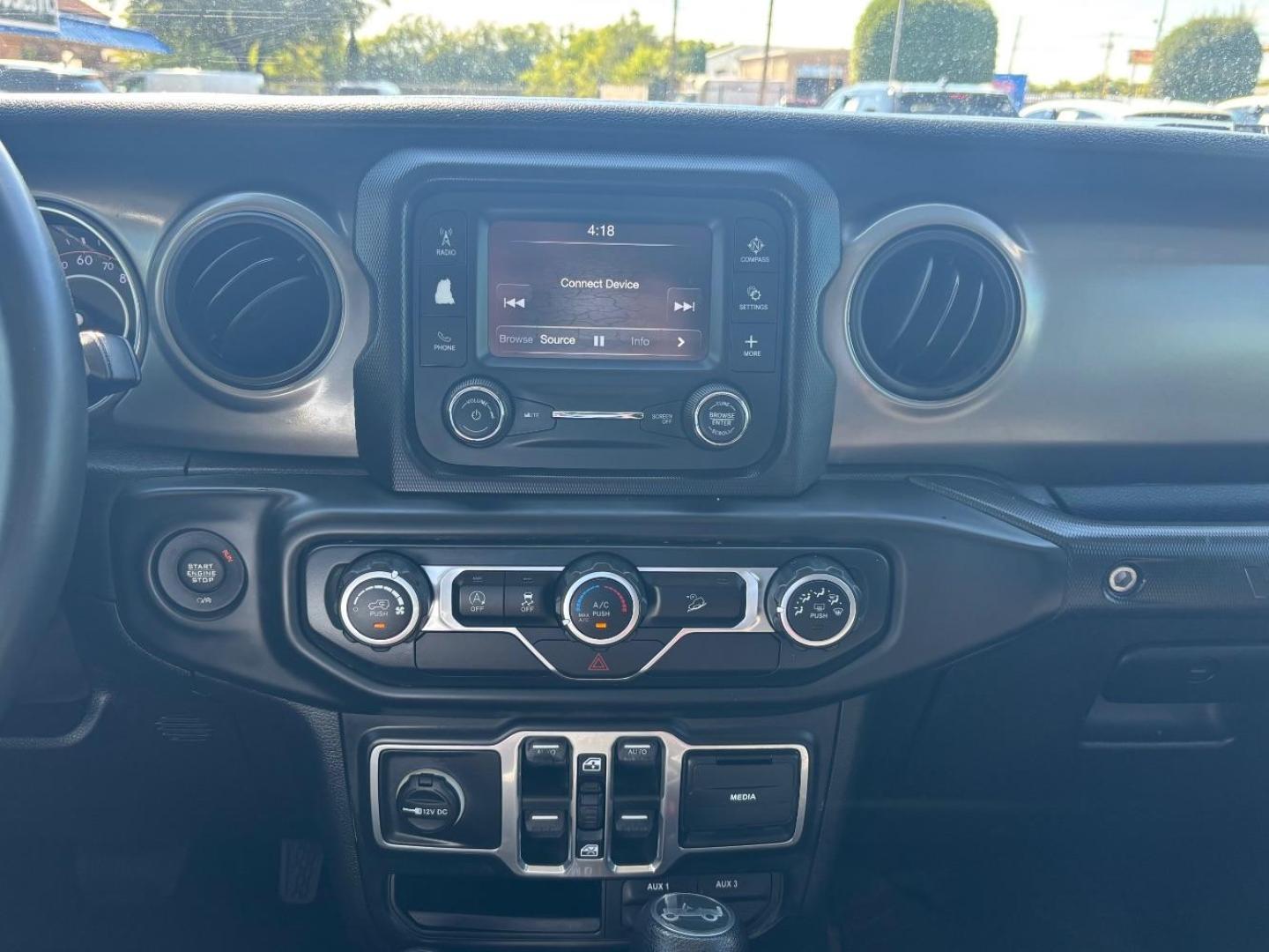 2018 White Jeep Wrangler Unlimited Sport S 4x4 (1C4HJXDG1JW) , located at 2401 E Main St., Grand Prairie, TX, 75050, (972) 262-4440, 32.748981, -96.969643 - Photo#10