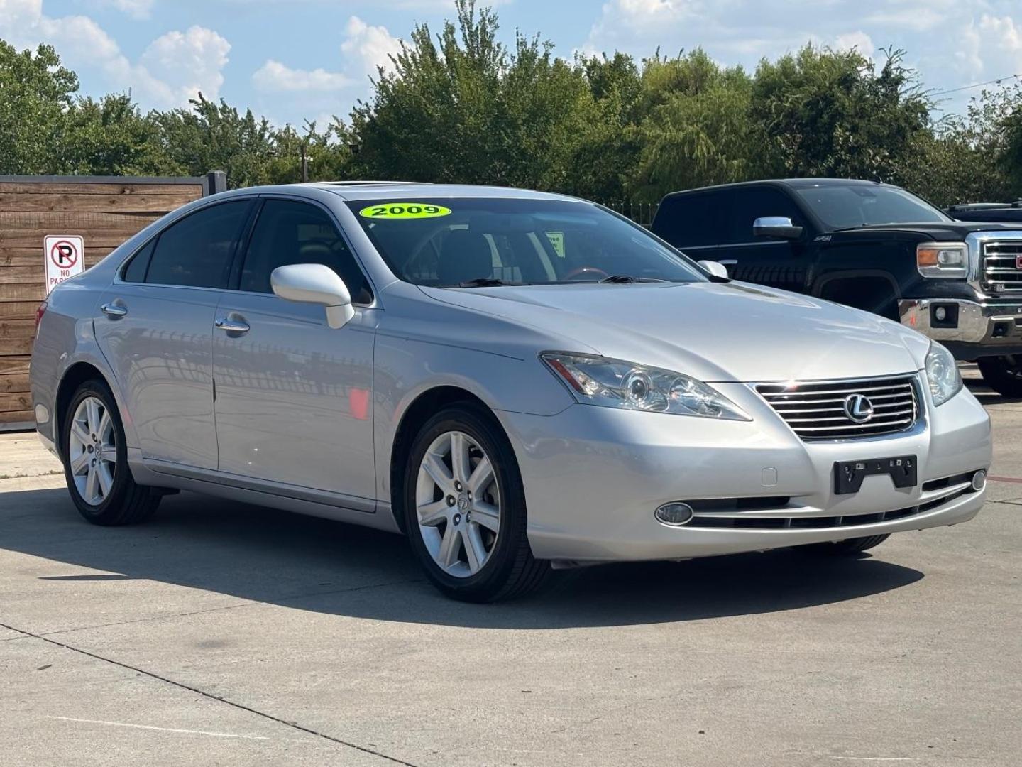 2009 GRAY Lexus ES 350 E (JTHBJ46G392) , located at 2401 E Main St., Grand Prairie, TX, 75050, (972) 262-4440, 32.748981, -96.969643 - Photo#1