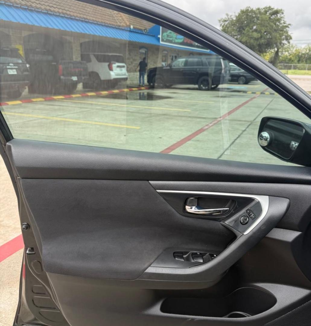 2014 Black Nissan Altima 2.5 S (1N4AL3AP9EN) with an 2.5L I-4 DOHC engine, located at 2401 E Main St., Grand Prairie, TX, 75050, (972) 262-4440, 32.748981, -96.969643 - Photo#17