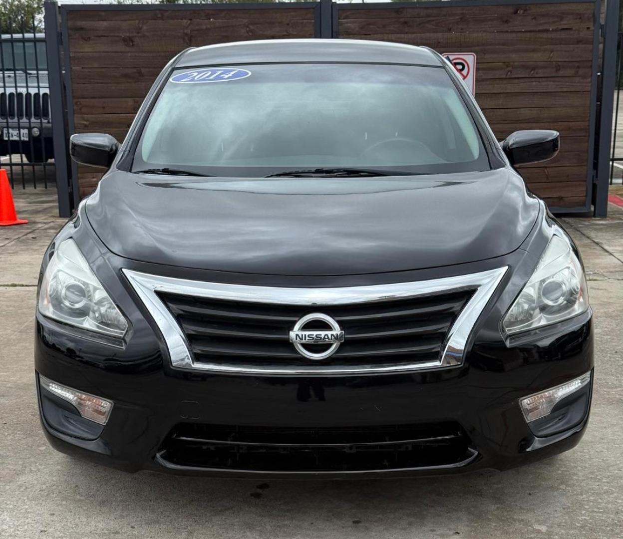 2014 Black Nissan Altima (1N4AL3AP9EN) with an 2.5L I-4 DOHC engine, located at 2401 E Main St., Grand Prairie, TX, 75050, (972) 262-4440, 32.748981, -96.969643 - Photo#0