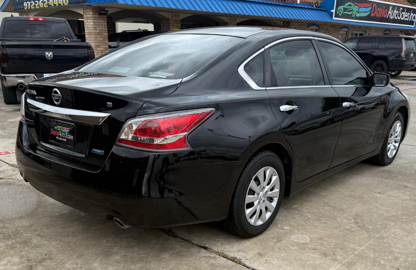 2014 Black Nissan Altima (1N4AL3AP9EN) with an 2.5L I-4 DOHC engine, located at 2401 E Main St., Grand Prairie, TX, 75050, (972) 262-4440, 32.748981, -96.969643 - Photo#3