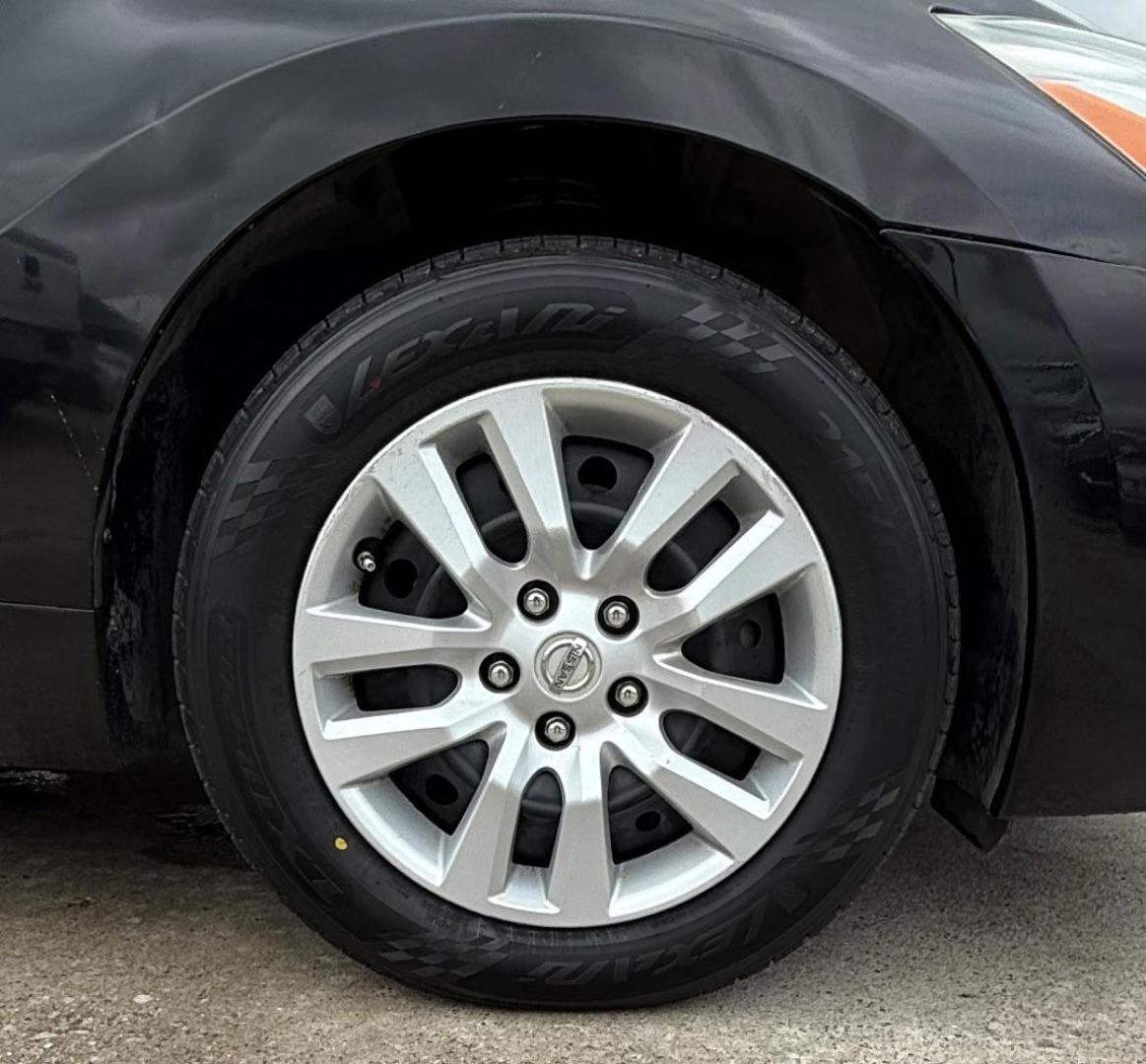 2014 Black Nissan Altima (1N4AL3AP9EN) with an 2.5L I-4 DOHC engine, located at 2401 E Main St., Grand Prairie, TX, 75050, (972) 262-4440, 32.748981, -96.969643 - Photo#6