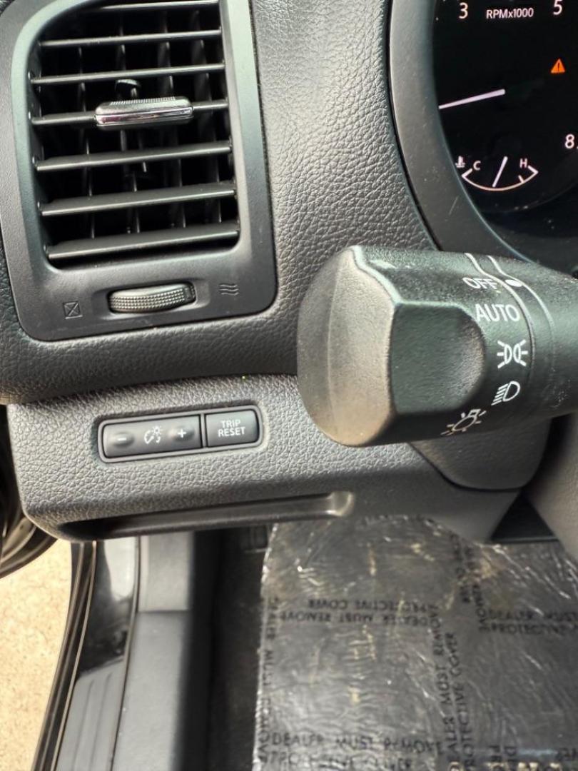 2014 Black Nissan Altima (1N4AL3AP9EN) with an 2.5L I-4 DOHC engine, located at 2401 E Main St., Grand Prairie, TX, 75050, (972) 262-4440, 32.748981, -96.969643 - Photo#10