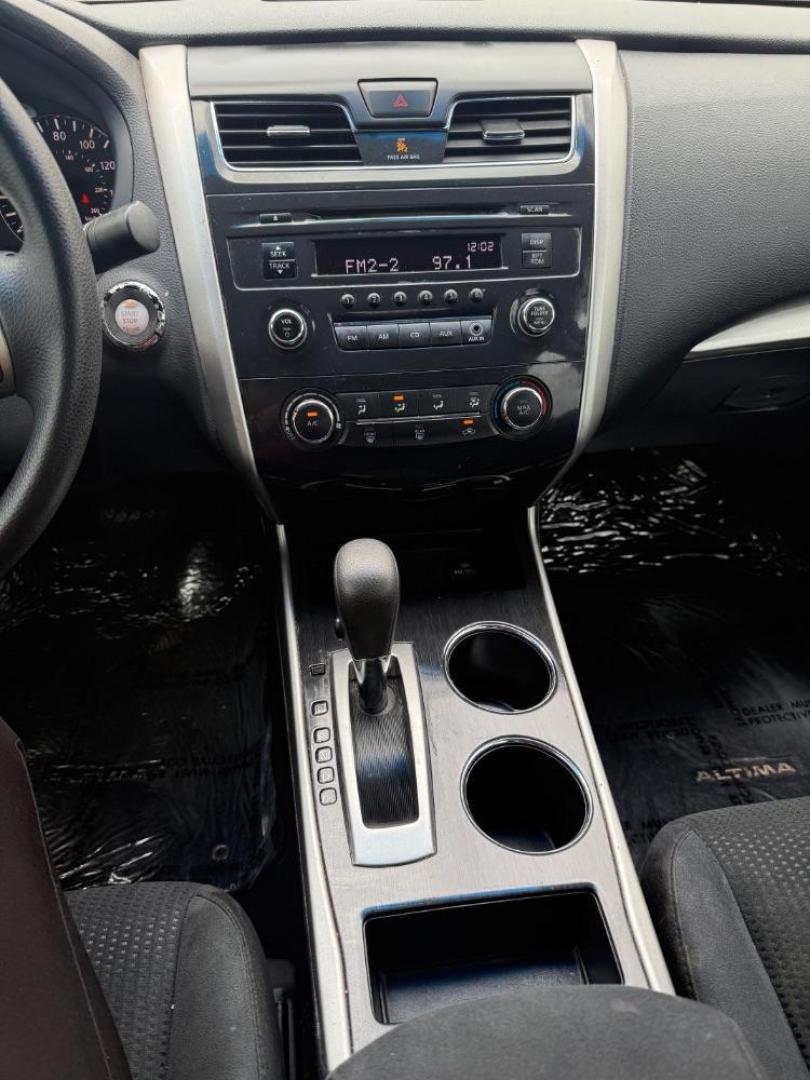 2014 Black Nissan Altima (1N4AL3AP9EN) with an 2.5L I-4 DOHC engine, located at 2401 E Main St., Grand Prairie, TX, 75050, (972) 262-4440, 32.748981, -96.969643 - Photo#15