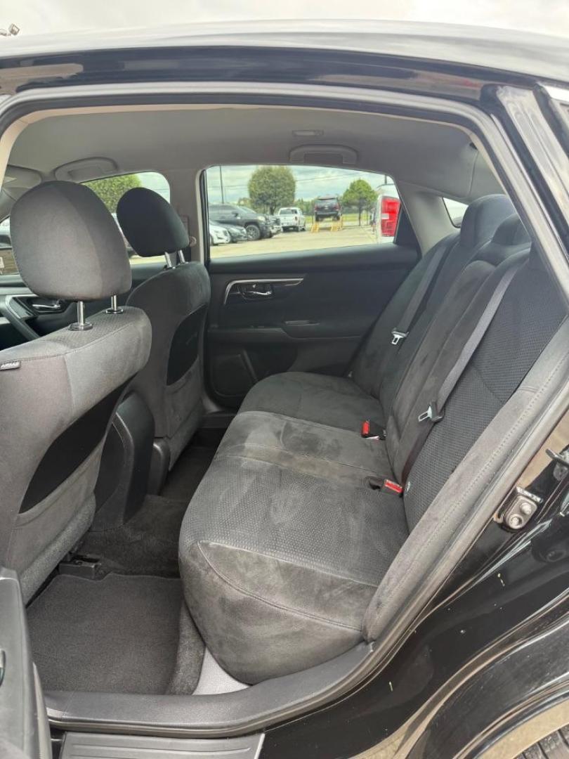 2014 Black Nissan Altima (1N4AL3AP9EN) with an 2.5L I-4 DOHC engine, located at 2401 E Main St., Grand Prairie, TX, 75050, (972) 262-4440, 32.748981, -96.969643 - Photo#18