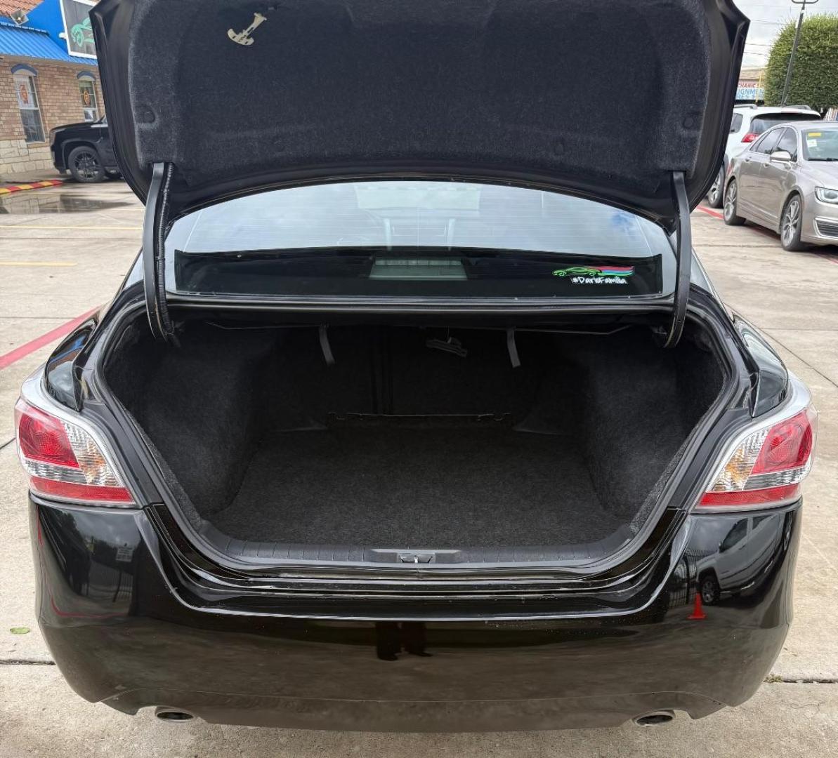 2014 Black Nissan Altima (1N4AL3AP9EN) with an 2.5L I-4 DOHC engine, located at 2401 E Main St., Grand Prairie, TX, 75050, (972) 262-4440, 32.748981, -96.969643 - Photo#20