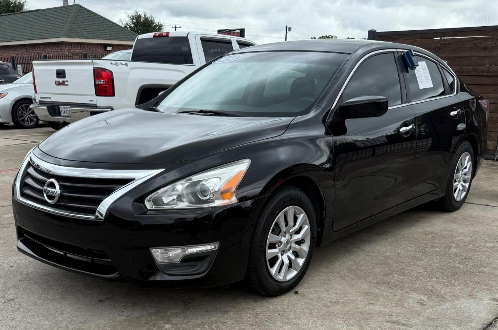 2014 Black Nissan Altima (1N4AL3AP9EN) with an 2.5L I-4 DOHC engine, located at 2401 E Main St., Grand Prairie, TX, 75050, (972) 262-4440, 32.748981, -96.969643 - Photo#22