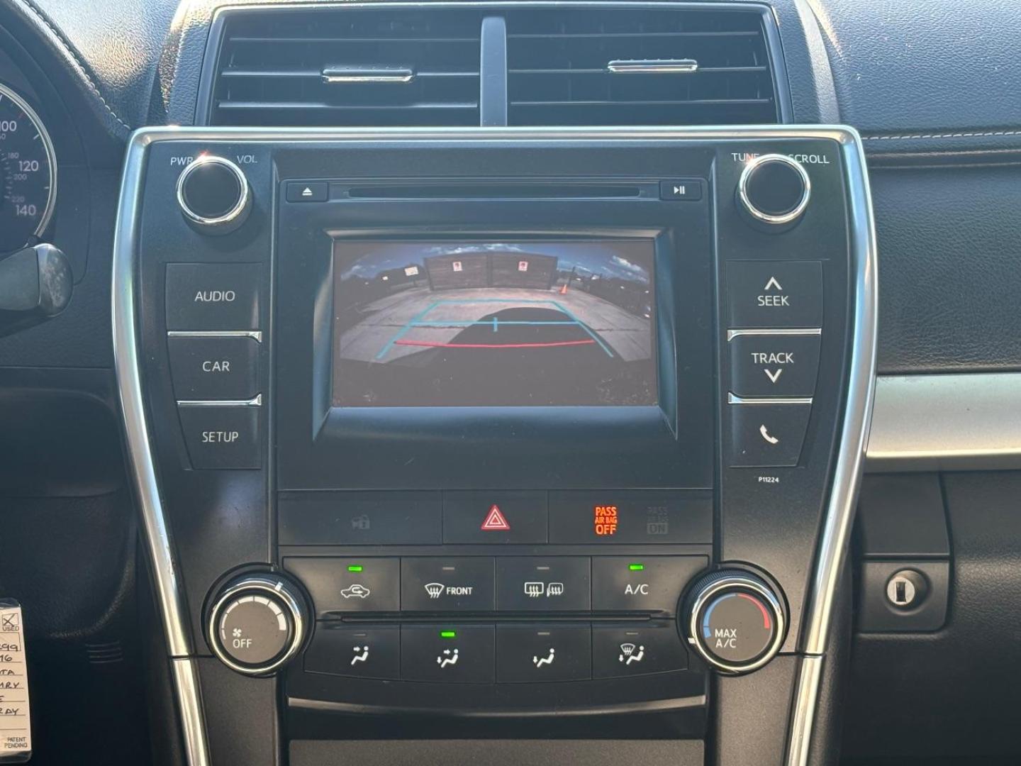 2016 Gray Toyota Camry SE (4T1BF1FK7GU) with an 2.5L I-4 DOHC engine, located at 2401 E Main St., Grand Prairie, TX, 75050, (972) 262-4440, 32.748981, -96.969643 - Photo#13