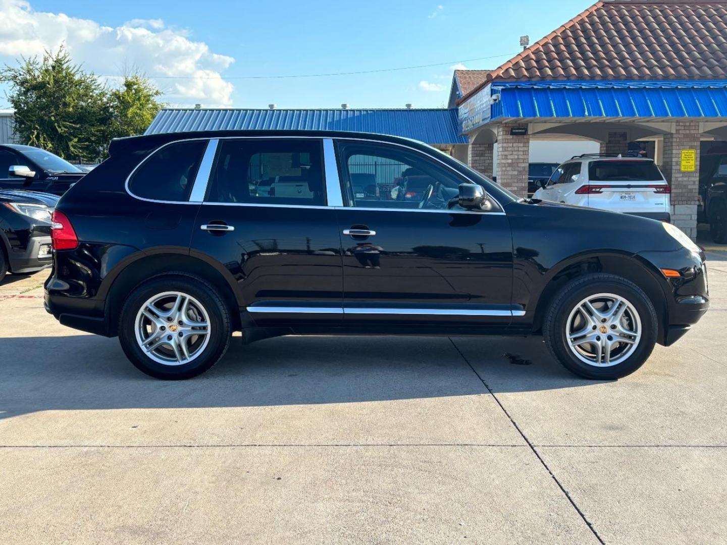 2008 Black Porsche Cayenne S (WP1AB29P68L) with an 4.8L V-8 gasoline direct injection engine, located at 2401 E Main St., Grand Prairie, TX, 75050, (972) 262-4440, 32.748981, -96.969643 - Photo#8