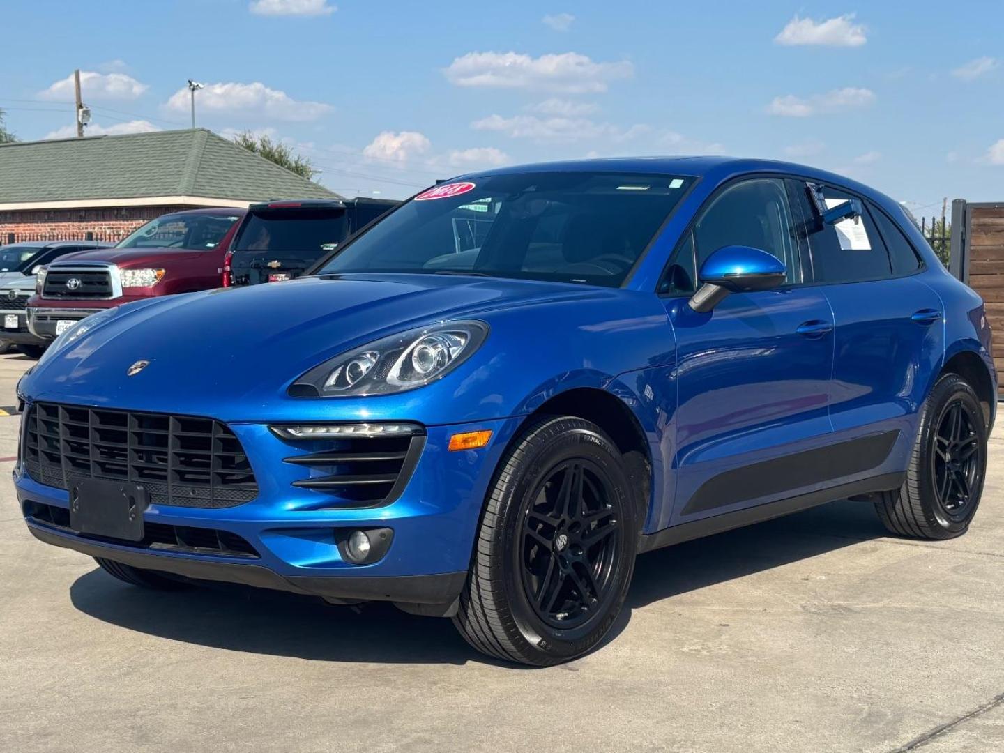 2018 Blue Porsche Macan M (WP1AA2A54JL) , located at 2401 E Main St., Grand Prairie, TX, 75050, (972) 262-4440, 32.748981, -96.969643 - Photo#2