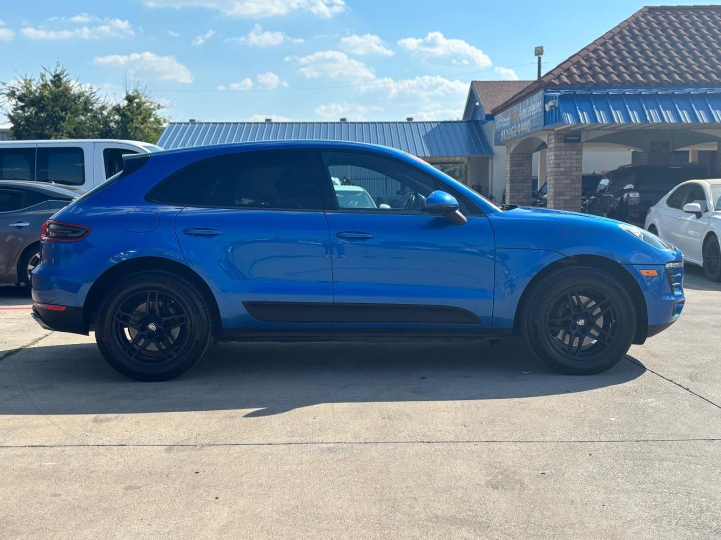 2018 Blue Porsche Macan M (WP1AA2A54JL) , located at 2401 E Main St., Grand Prairie, TX, 75050, (972) 262-4440, 32.748981, -96.969643 - Photo#9