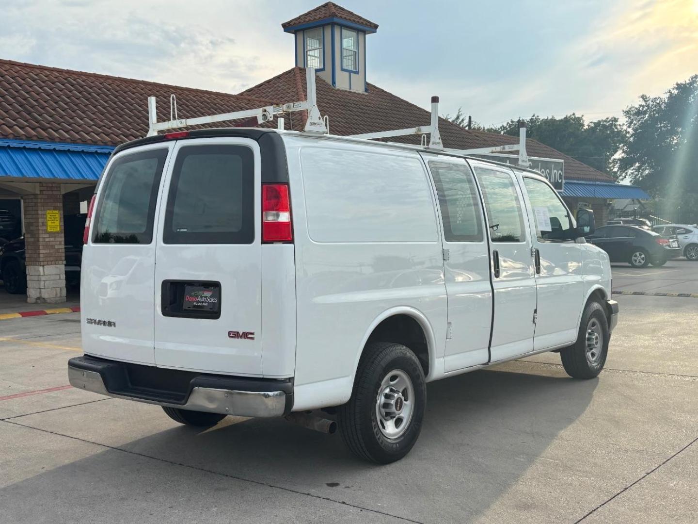 2017 White GMC Savana 2500 Work Van (1GTW7AFF3H1) , located at 2401 E Main St., Grand Prairie, TX, 75050, (972) 262-4440, 32.748981, -96.969643 - Photo#7