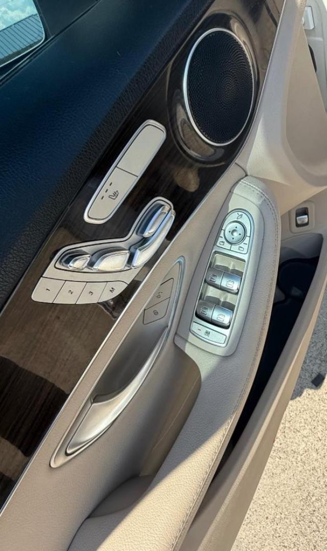 2019 White Mercedes-Benz C 300 s (55SWF8DB5KU) , located at 2401 E Main St., Grand Prairie, TX, 75050, (972) 262-4440, 32.748981, -96.969643 - Photo#25