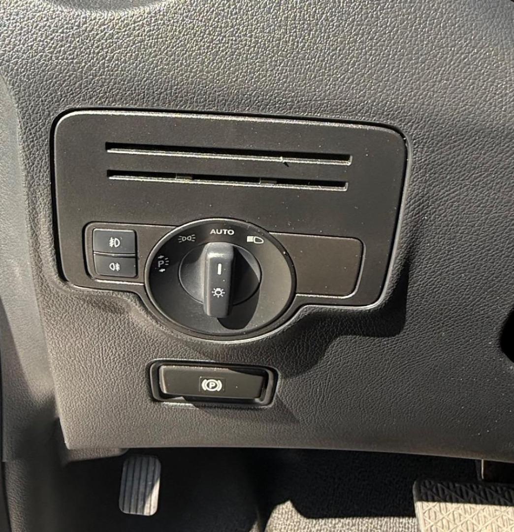 2020 White Mercedes-Benz Metris M (WD3PG3EA8L3) , located at 2401 E Main St., Grand Prairie, TX, 75050, (972) 262-4440, 32.748981, -96.969643 - Photo#19