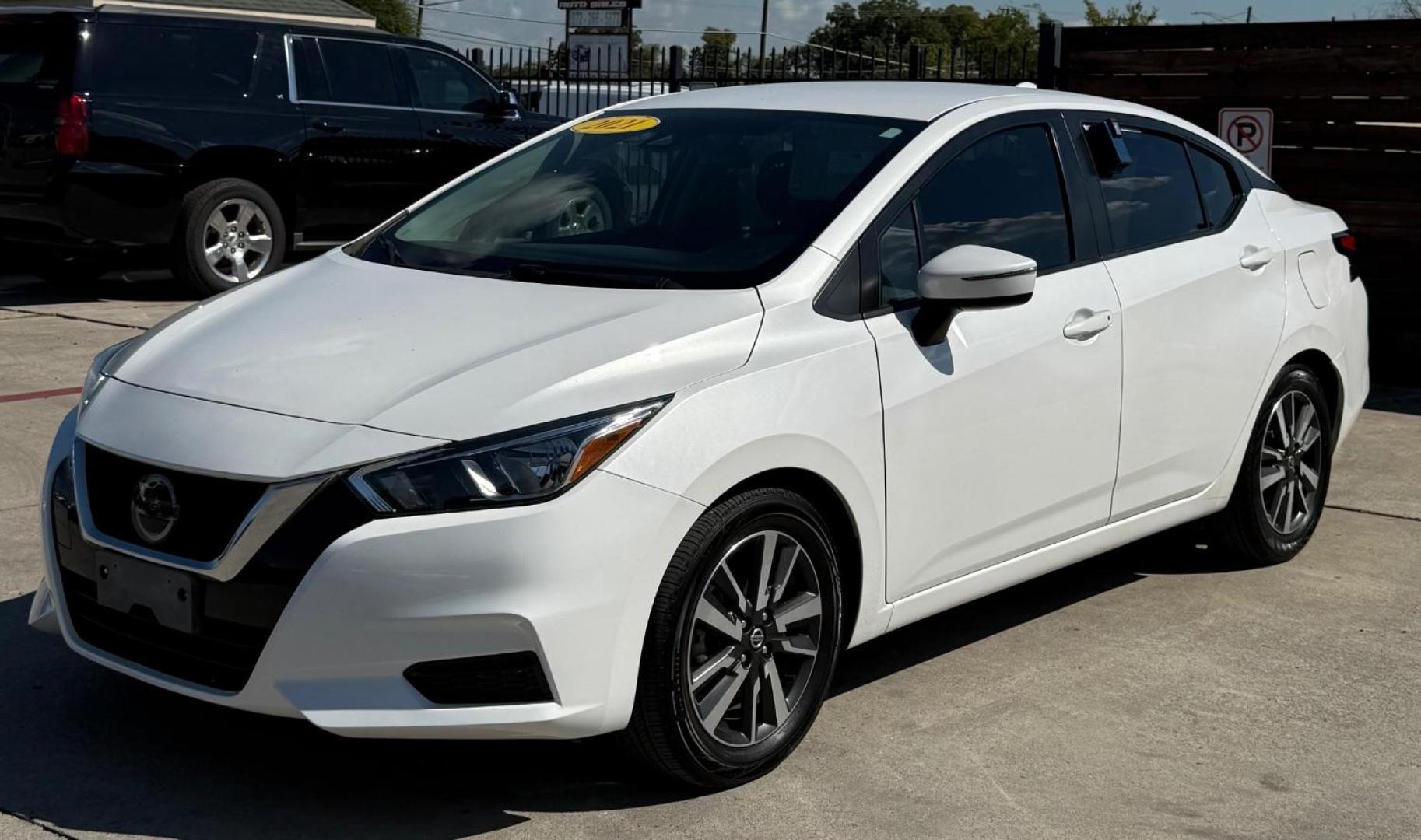 2021 WHITE Nissan Versa SV Xtronic CVT (3N1CN8EV7ML) with an 1.6L I-4 DOHC engine, located at 2401 E Main St., Grand Prairie, TX, 75050, (972) 262-4440, 32.748981, -96.969643 - Photo#2