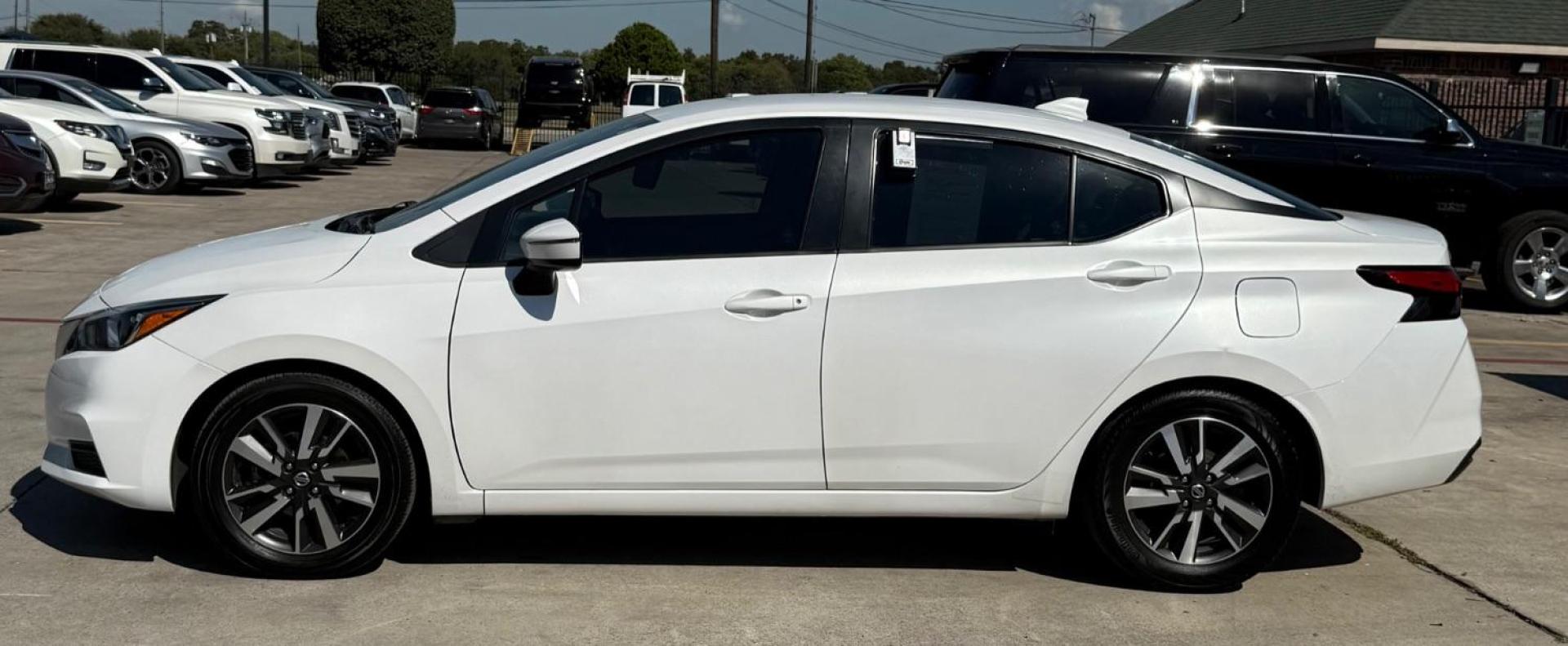 2021 WHITE Nissan Versa SV Xtronic CVT (3N1CN8EV7ML) with an 1.6L I-4 DOHC engine, located at 2401 E Main St., Grand Prairie, TX, 75050, (972) 262-4440, 32.748981, -96.969643 - Photo#5