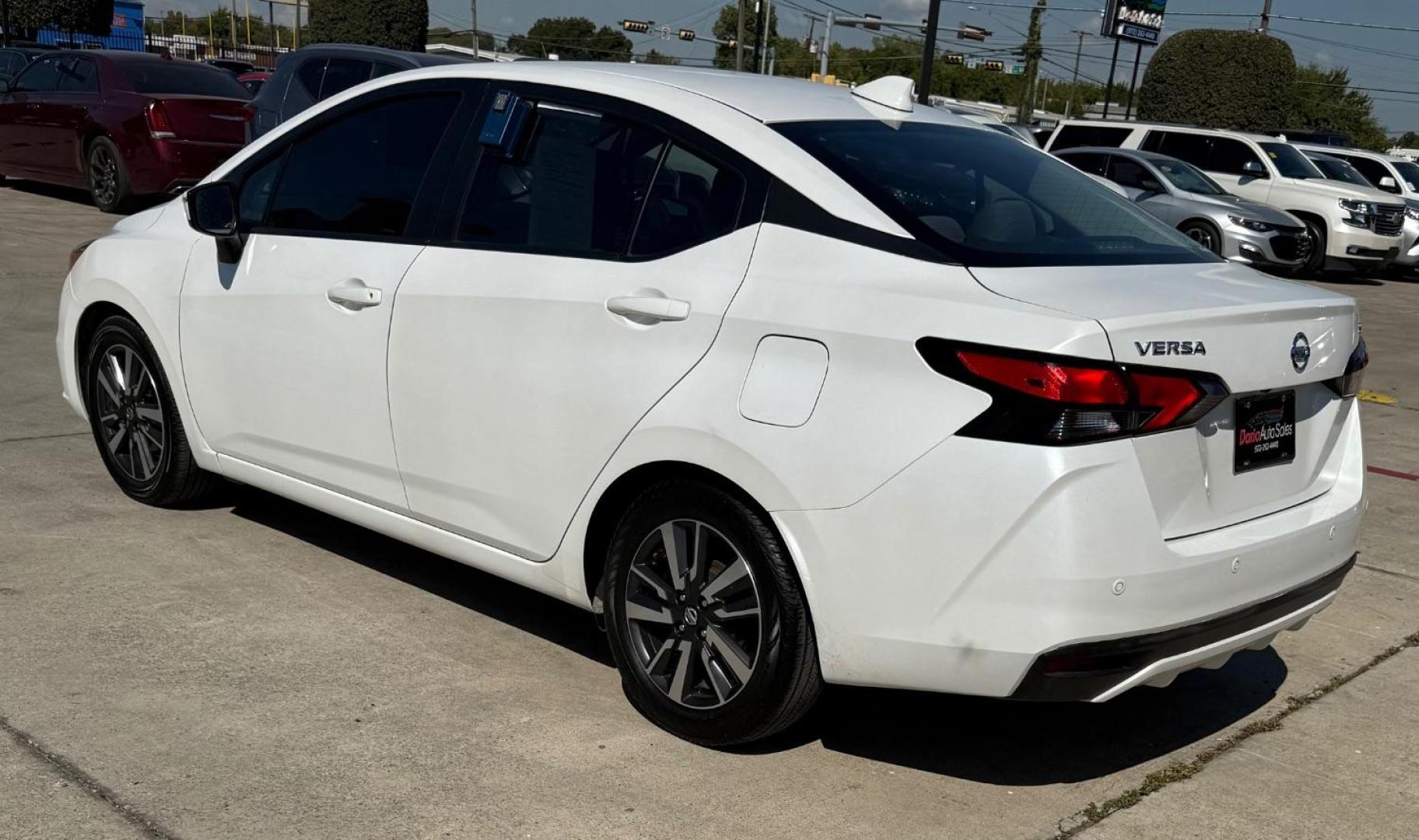2021 WHITE Nissan Versa SV Xtronic CVT (3N1CN8EV7ML) with an 1.6L I-4 DOHC engine, located at 2401 E Main St., Grand Prairie, TX, 75050, (972) 262-4440, 32.748981, -96.969643 - Photo#7