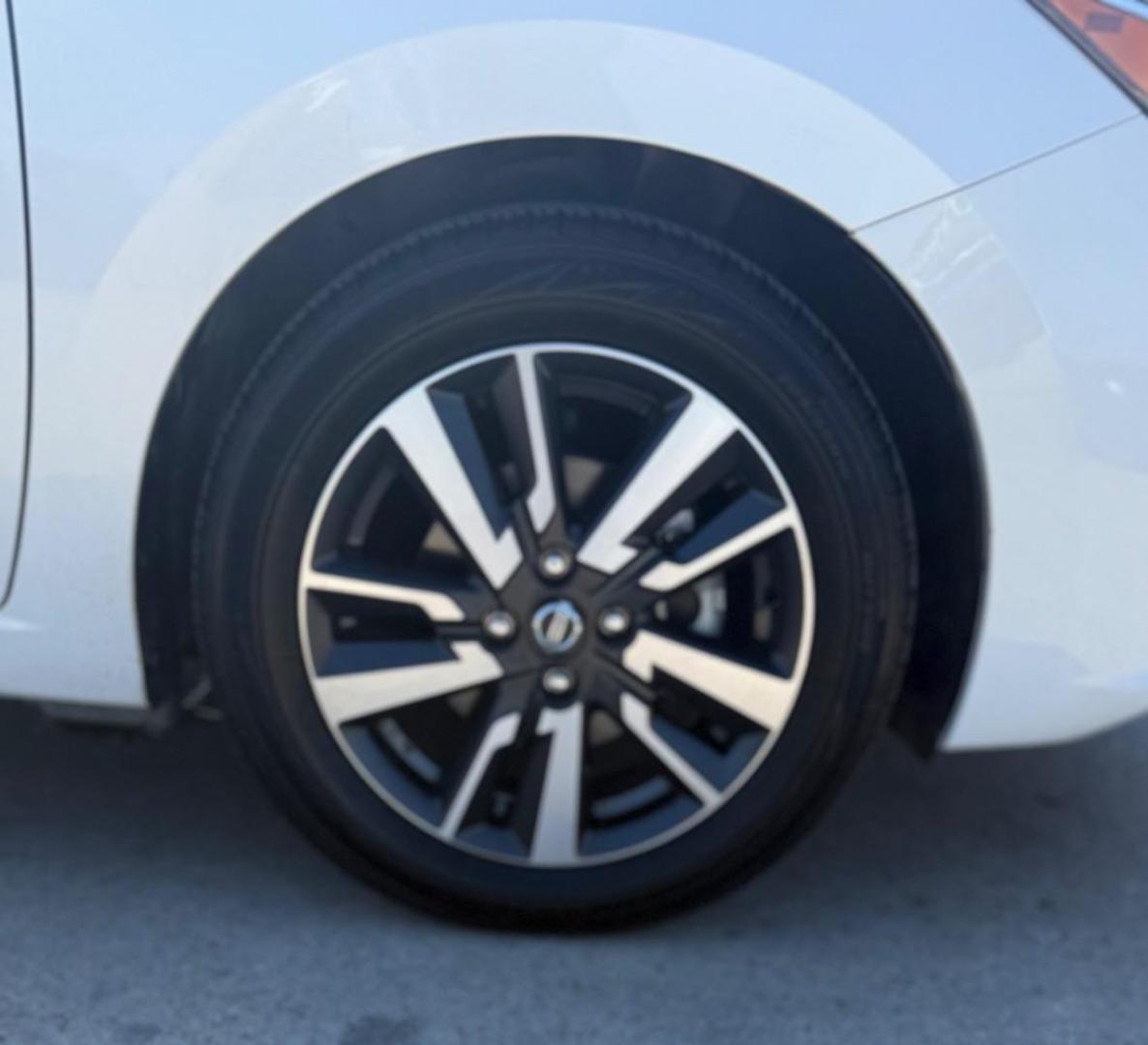 2021 WHITE Nissan Versa SV Xtronic CVT (3N1CN8EV7ML) with an 1.6L I-4 DOHC engine, located at 2401 E Main St., Grand Prairie, TX, 75050, (972) 262-4440, 32.748981, -96.969643 - Photo#16