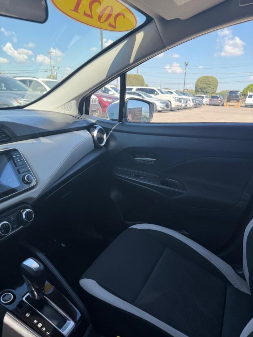 2021 WHITE Nissan Versa SV Xtronic CVT (3N1CN8EV7ML) with an 1.6L I-4 DOHC engine, located at 2401 E Main St., Grand Prairie, TX, 75050, (972) 262-4440, 32.748981, -96.969643 - Photo#28