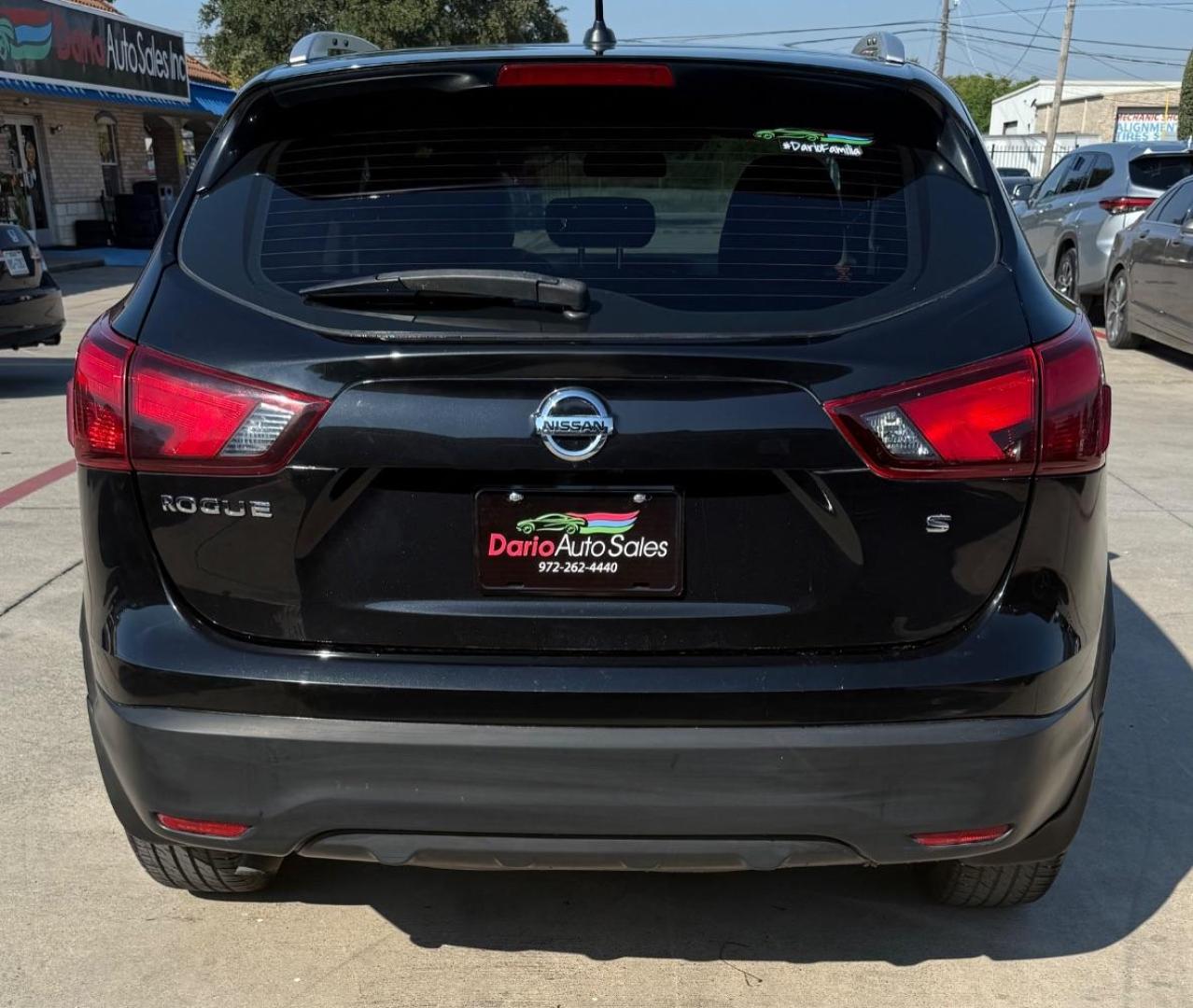 2018 Black Nissan Rogue Sport SL (JN1BJ1CP9JW) with an 2L I-4 gasoline direct injection engine, located at 2401 E Main St., Grand Prairie, TX, 75050, (972) 262-4440, 32.748981, -96.969643 - Photo#8