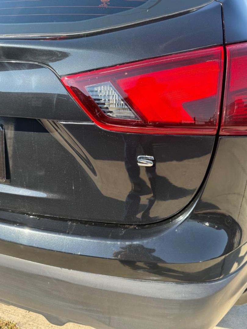 2018 Black Nissan Rogue Sport SL (JN1BJ1CP9JW) with an 2L I-4 gasoline direct injection engine, located at 2401 E Main St., Grand Prairie, TX, 75050, (972) 262-4440, 32.748981, -96.969643 - Photo#11