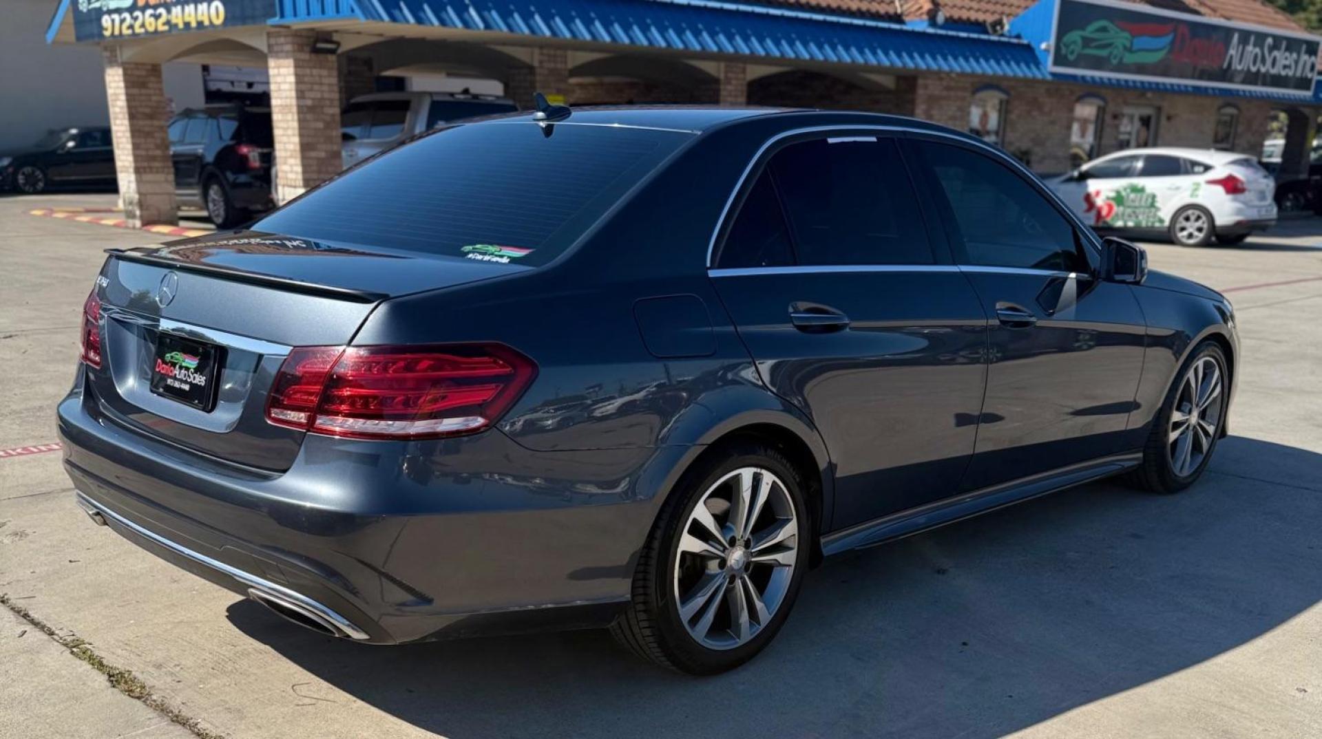 2016 Gray Mercedes-Benz E 350 E (WDDHF5KB1GB) with an 3.5L engine, located at 2401 E Main St., Grand Prairie, TX, 75050, (972) 262-4440, 32.748981, -96.969643 - Photo#5